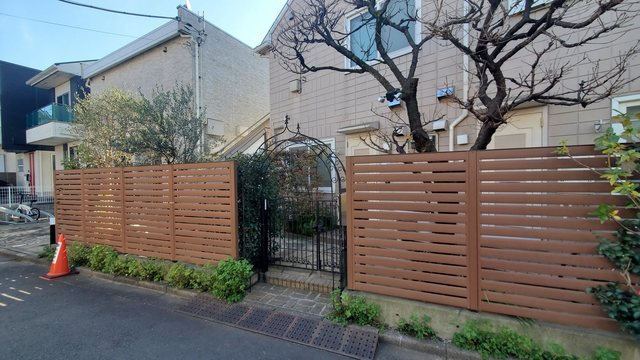 メゾンシャロームのエントランス