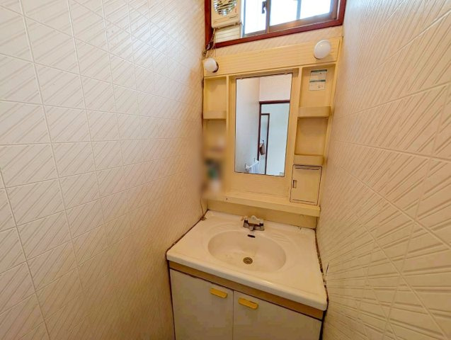 聚楽廻西町の独立洗面台|弊社ではリフォームのご依頼もお伺ております♪お気軽にお問合せ下さい♪