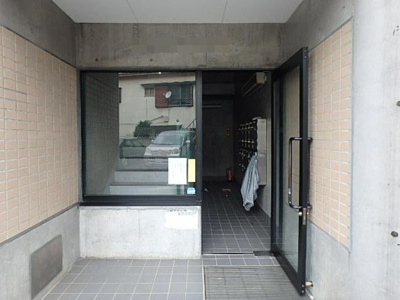 【エントランス】 | エトワール仲宿 | 清潔なエントランスです