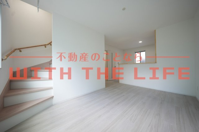 グランメゾン【キャッシュバック対象物件】の居間・リビング|ゆったりとしたリビングです