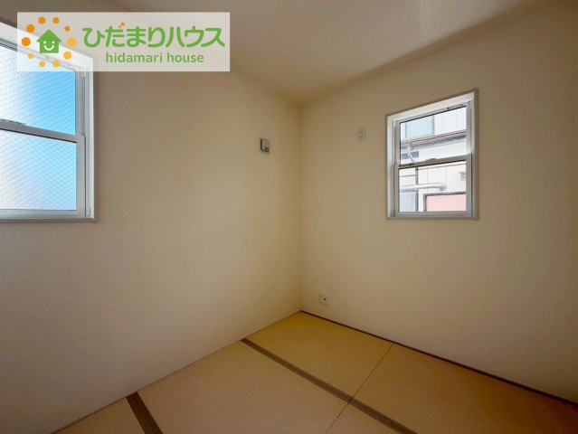 郡山市安積荒井3丁目第2　新築戸建　1号棟の和室|扉を閉じれば来客用のお部屋として。開いて広い空間を作れば、お子様の遊び部屋として使えます！