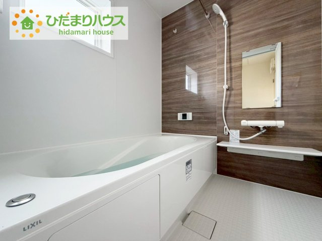 郡山市安積荒井3丁目第2　新築戸建　1号棟のトイレ|温水洗浄便座なら、年中温かいので、安心して座ることができます。さらに、身体が冷えることもないため、便座カバーを付ける必要もありません。