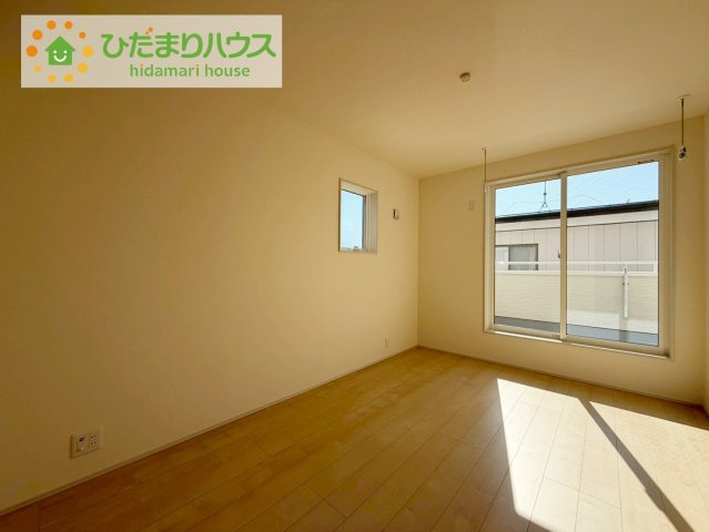 郡山市安積荒井3丁目第2　新築戸建　1号棟の寝室|清々しい朝陽が差し込む寝室は、開放感たっぷりで心をリフレッシュしてくれる特別な住空間。家具の配置を自由に楽しむことで、自分だけの快適な居場所を作り出せます！