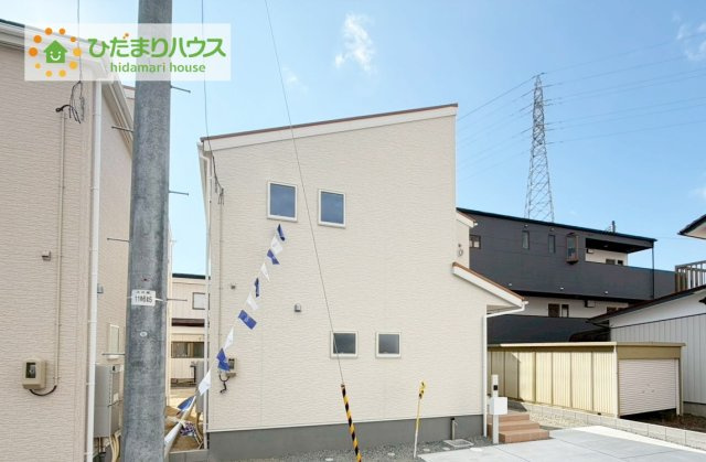 郡山市安積荒井3丁目第2　新築戸建　1号棟の居間・リビング|大きな窓から差し込む光でいっぱいのリビング　休日もつい家にいる時間が長くなりそうです