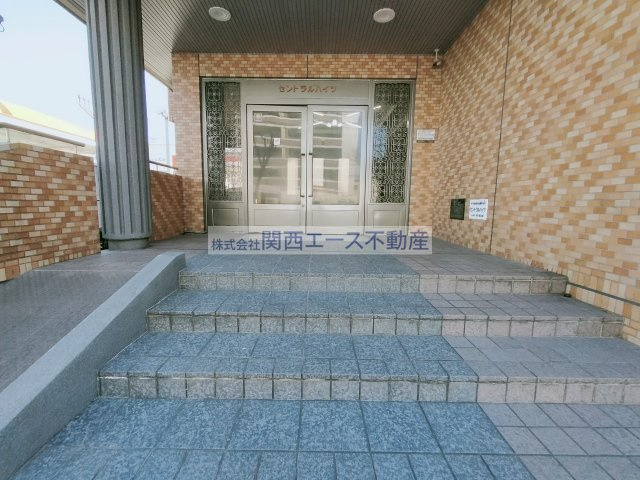 【エントランス】 | シロハイヌ今米