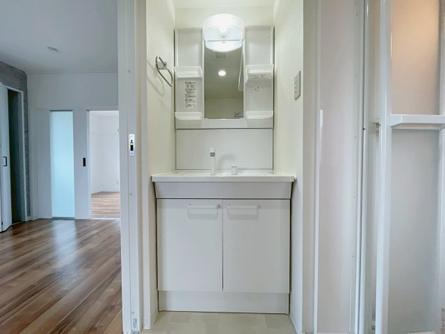 光マンションの洗面所