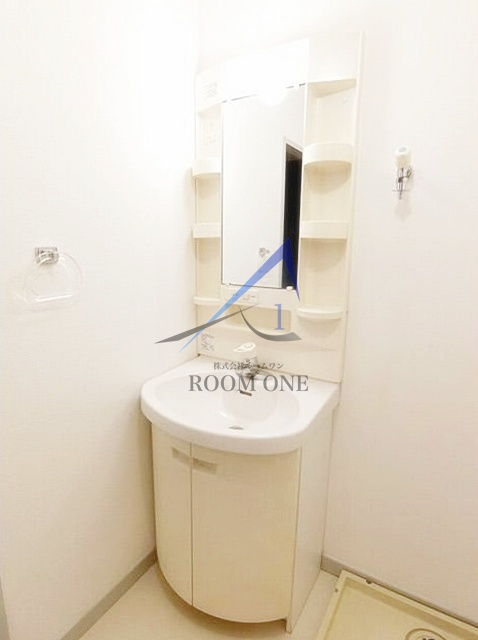 メゾン・ムラセの洗面所|独立洗面台です。