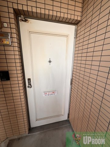 サンライズ白山の玄関