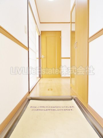 コンフォート東久留米Ｃの玄関|同仕様写真