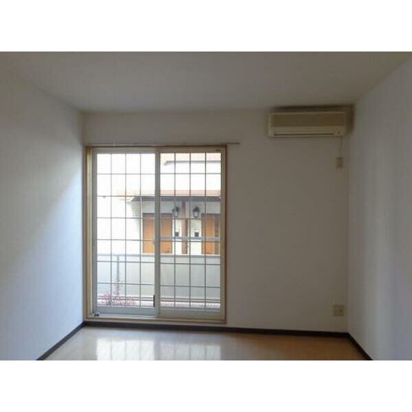 リブレア中部大学前B棟の居間・リビング