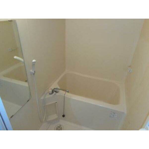 リブレア中部大学前B棟の浴室