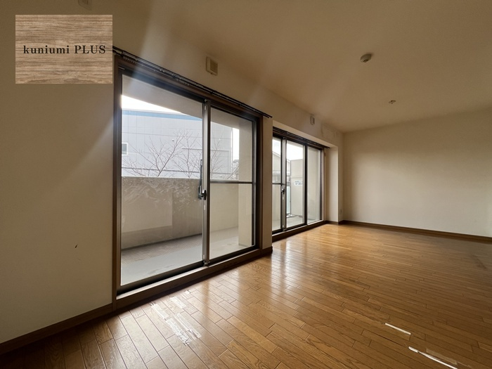 グラン・コート守口の居間・リビング