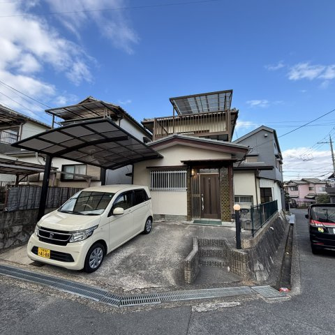 長尾西町車庫付戸建て