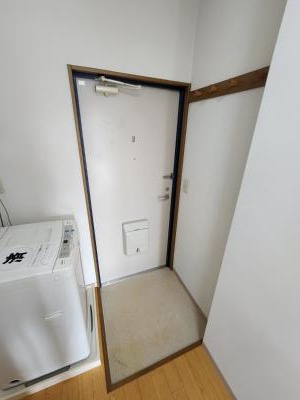 パラドール西院パートⅢの玄関