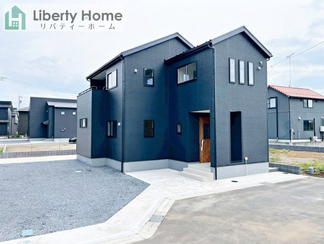 かすみがうら市下稲吉2期　新築戸建　8号棟の外観|ご予約をいただければ、『平日の空いた時間』『周辺物件まとめて見たい』『1件だけ見たい』ももちろん可能です♪
お気軽にお問合せください♪