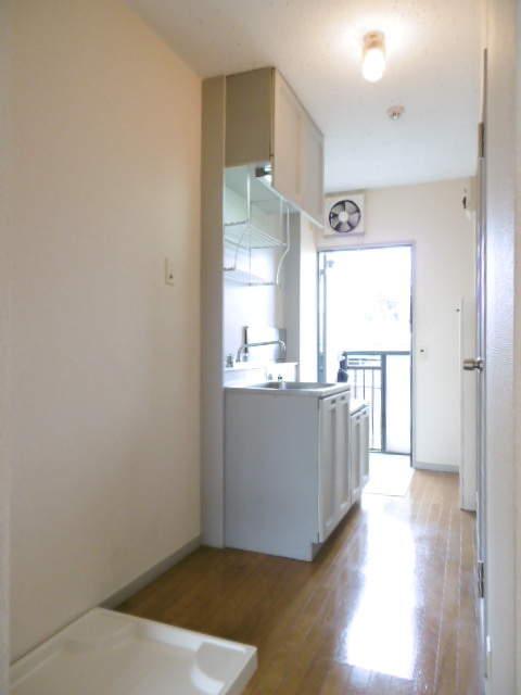 ウイングヴィラの居間・リビング|居室3