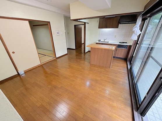 【居間・リビング】 | ニューステージ川奈