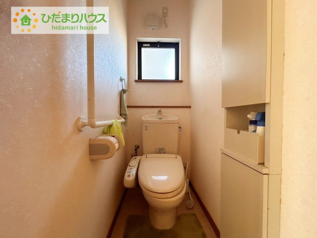 日立市東金沢町5丁目　中古戸建のトイレ|1・2階にトイレあり。階段を降りなくてもいいので、高齢者の方も優しい☆彡