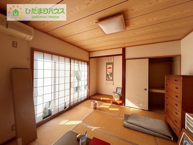 日立市東金沢町5丁目　中古戸建の和室|リビングと隣り合わせにあるお部屋！扉を閉めれば、来客用の部屋として使えます♪