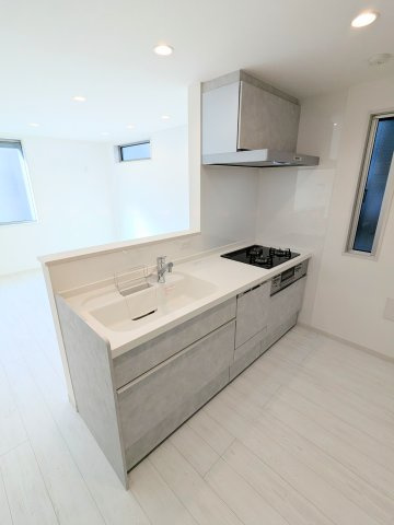 葛飾区堀切４丁目の新築戸建のキッチン|～食器洗浄乾燥機付のキッチン写真～