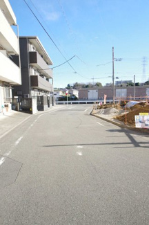 【前面道路含む現地写真】