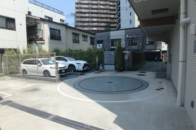 ルネ文京白山の駐車場