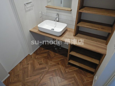 【洗面所】 | 坊袋戸建 | ゆったりとスペースのある洗面所