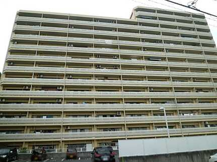 ペルル中山南参番館の外観