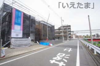 【前面道路含む現地写真】 | 令和８年４月１７日撮影　建築中