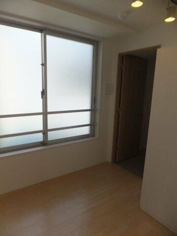 エクサム西新宿の寝室