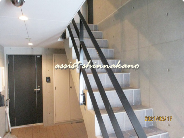 エクサム西新宿のロビー