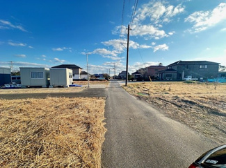 【前面道路含む現地写真】 | 木更津市瓜倉　土地　巌根駅 | セカンドハウス、別荘、レジャーの拠点に！！海まで徒歩約2分♪
土地約121坪！
※建築時要セットバック