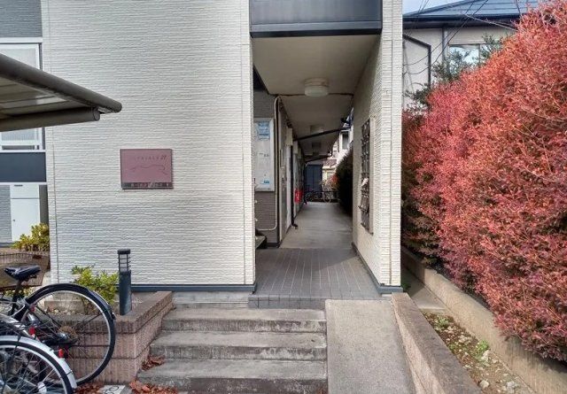 レオパレス第一吉兵衛ハウスのエントランス