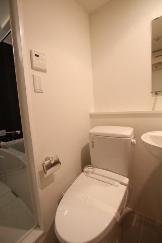 コンパクトで使いやすいトイレです