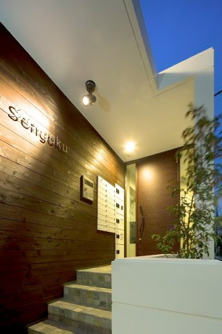 ゆとりのあるエントランスです