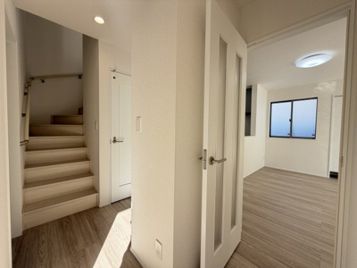 【内装】 | 沖縄市知花（全3棟）C号棟 | C号棟　1階ホール♪