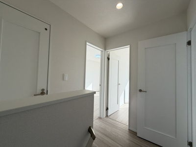 【内装】 | 沖縄市知花（全3棟）C号棟 | C号棟　2階ホール♪