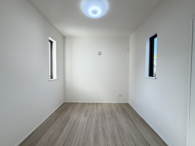 【洋室】 | 沖縄市知花（全3棟）C号棟 | C号棟　洋室4.5帖＋収納付き♪