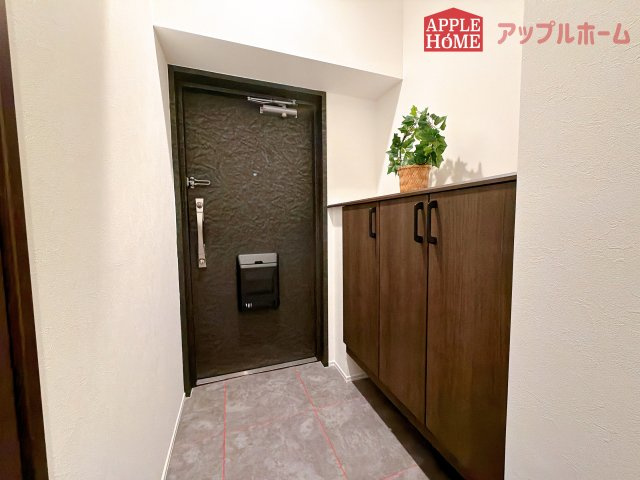 日商岩井北浦和マンションA棟の玄関