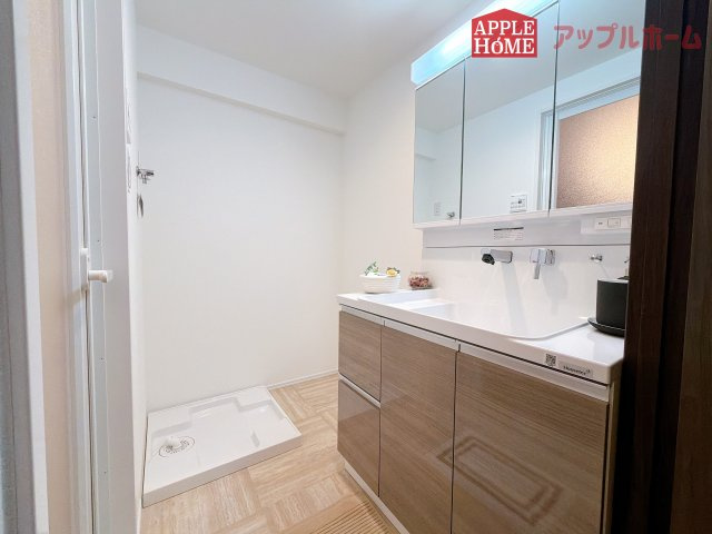 日商岩井北浦和マンションA棟の独立洗面台