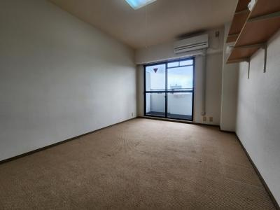 パラドール西院パートⅠの居間・リビング|洋室