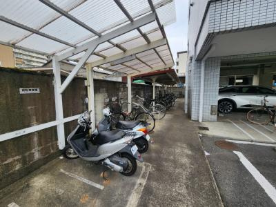 パラドール西院パートⅠの駐車場|駐輪場