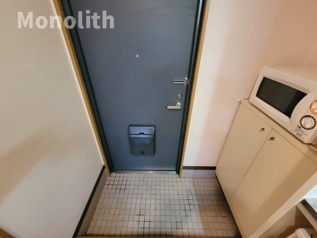 ひまわりコーポの玄関