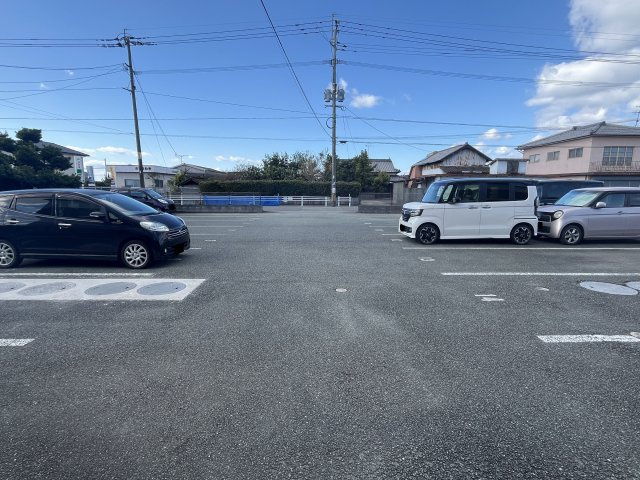 マリンハイムⅡの駐車場