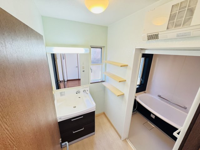 四季の丘戸建の独立洗面台