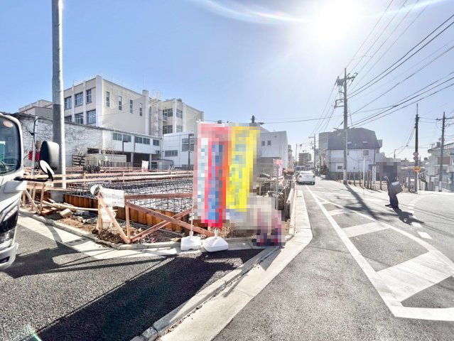 練馬区関町北4丁目　新築戸建　全3棟の前面道路含む現地写真|2026.01.26撮影

現地ご見学希望・資料請求などお気軽にお問い合わせ下さい！
03-5990-5201