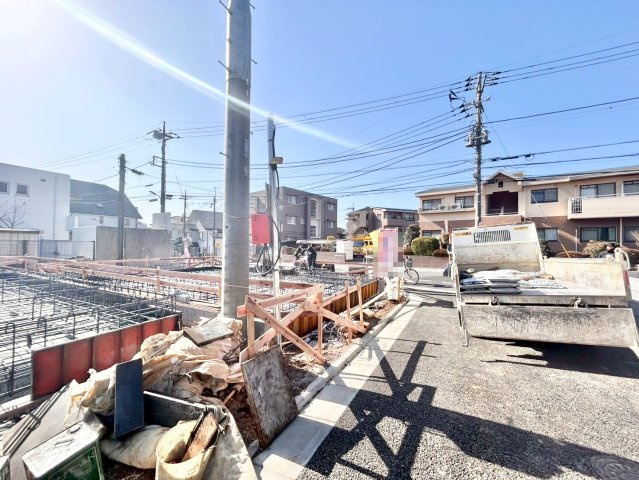 練馬区関町北4丁目　新築戸建　全3棟の前面道路含む現地写真|2026.01.26撮影

現地ご見学希望・資料請求などお気軽にお問い合わせ下さい！
03-5990-5201