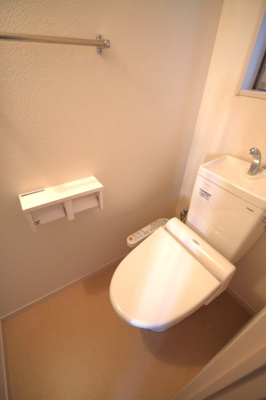 【トイレ】 | メゾンドリッシュッ | ※ほかの棟の参考写真です。