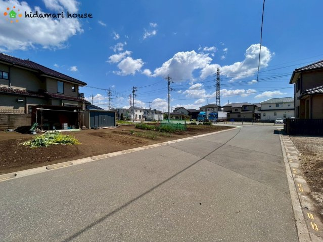 北本市下石戸下5期　新築戸建　グラファーレ03の前面道路含む現地写真
