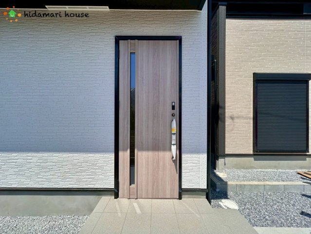 北本市下石戸下5期　新築戸建　グラファーレ03の玄関